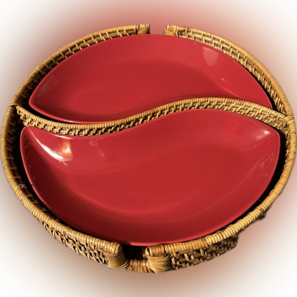 Pair of Essex Stoneware Serving Bowls in a Woven Rattan Tray